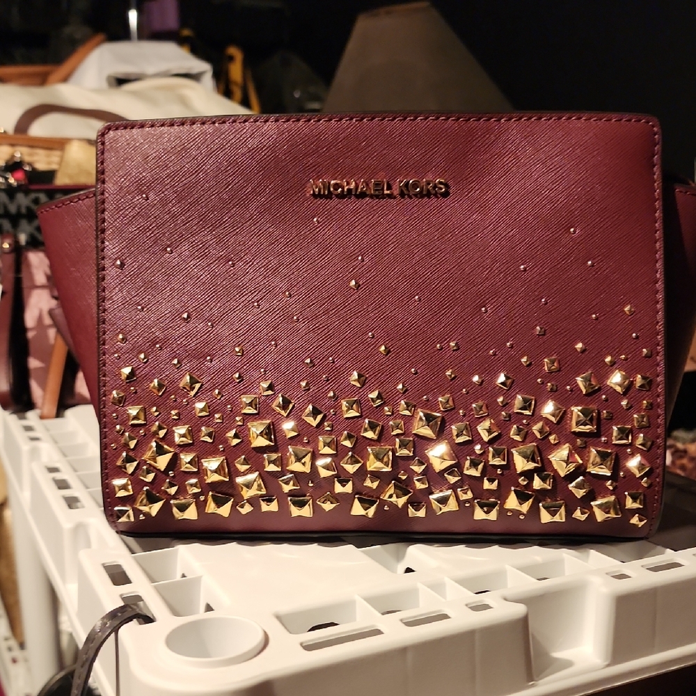 New Mk Salma Stud